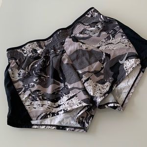 Nike running short